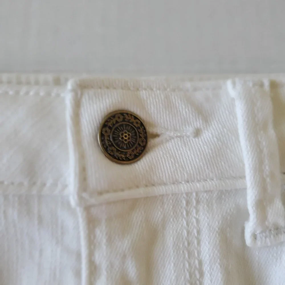 Pilcro and the Letterpress by Anthropolgie Boho Embroidery Cream Denim Skirt